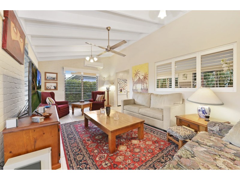 6 Napalle Street, Warana QLD 4575