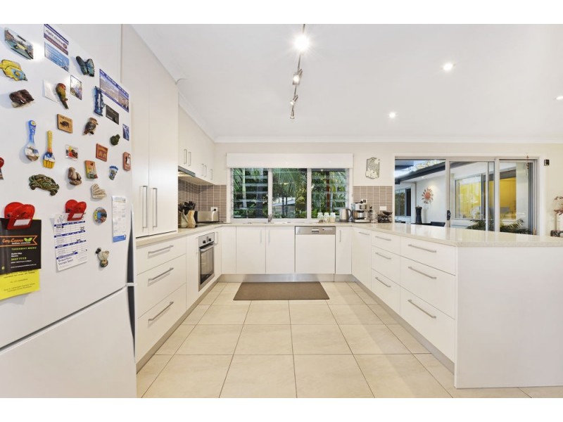 6 Napalle Street, Warana QLD 4575