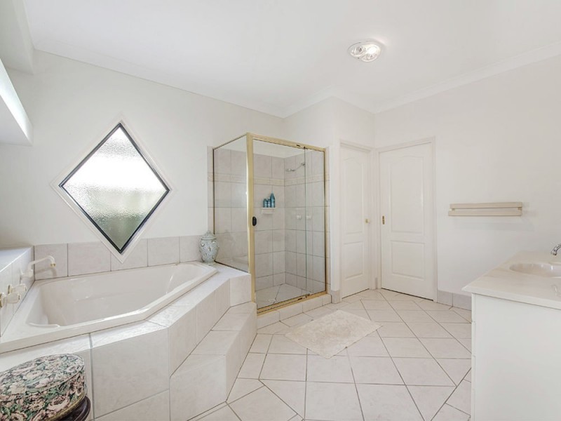 20 Baker-Finch Place, Twin Waters QLD 4564