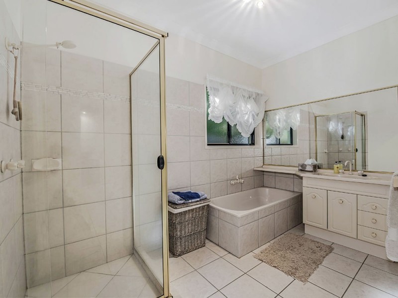 20 Baker-Finch Place, Twin Waters QLD 4564