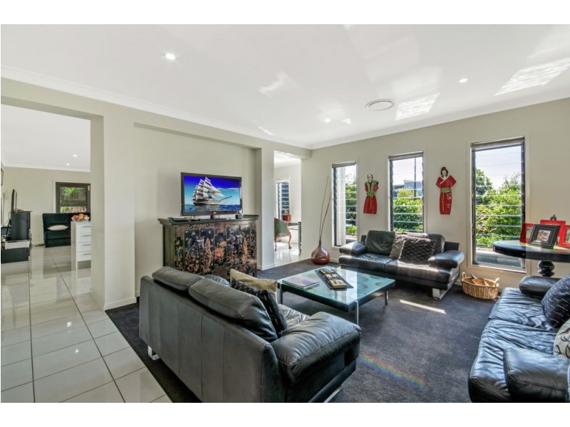 2 Hibbertia Street, Mountain Creek QLD 4557