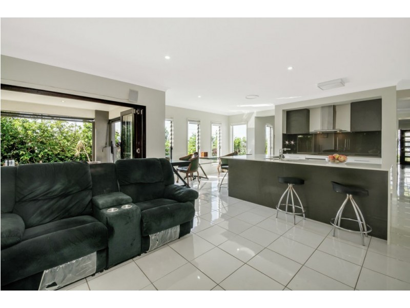 2 Hibbertia Street, Mountain Creek QLD 4557