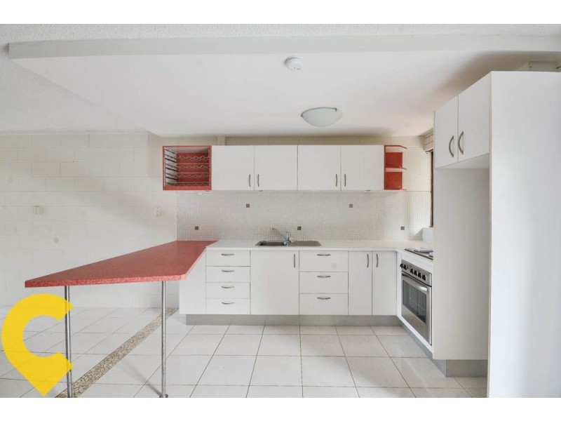 2/6 Barooga Crescent, Mooloolaba QLD 4557