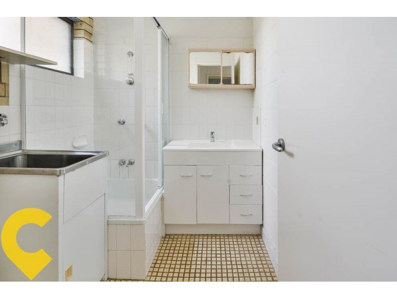 2/6 Barooga Crescent, Mooloolaba QLD 4557