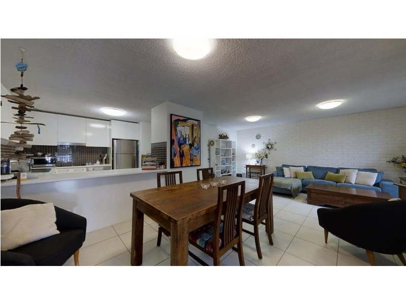 2/17 Akeringa Place, Mooloolaba QLD 4557