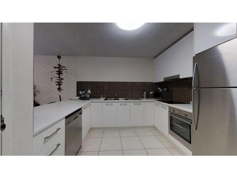 2/17 Akeringa Place, Mooloolaba QLD 4557