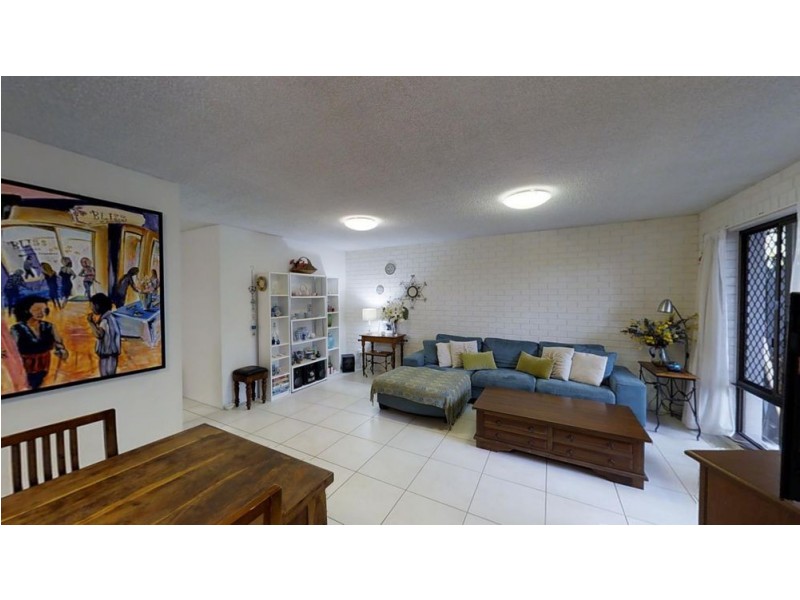 2/17 Akeringa Place, Mooloolaba QLD 4557