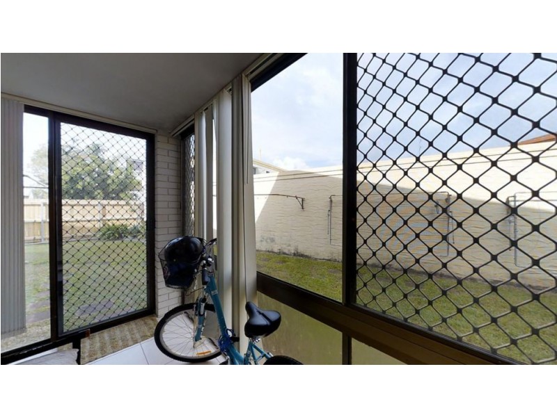 2/17 Akeringa Place, Mooloolaba QLD 4557