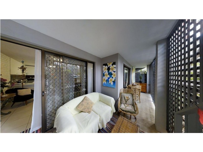 2/17 Akeringa Place, Mooloolaba QLD 4557