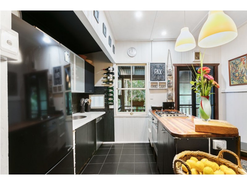 10 Andersen Road, Mooloolah Valley QLD 4553