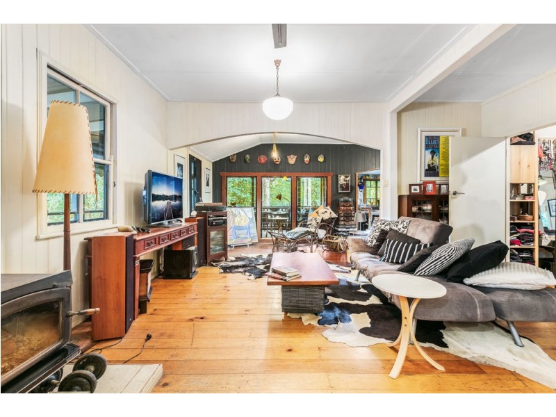 10 Andersen Road, Mooloolah Valley QLD 4553