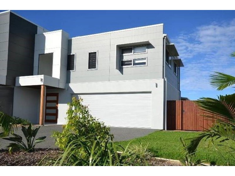 2/5 Buoy Court, Birtinya QLD 4575