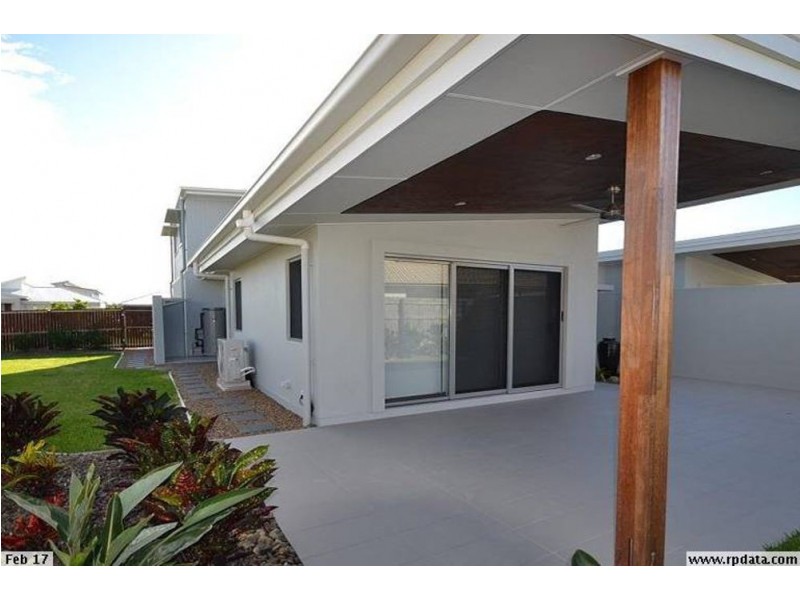 2/5 Buoy Court, Birtinya QLD 4575