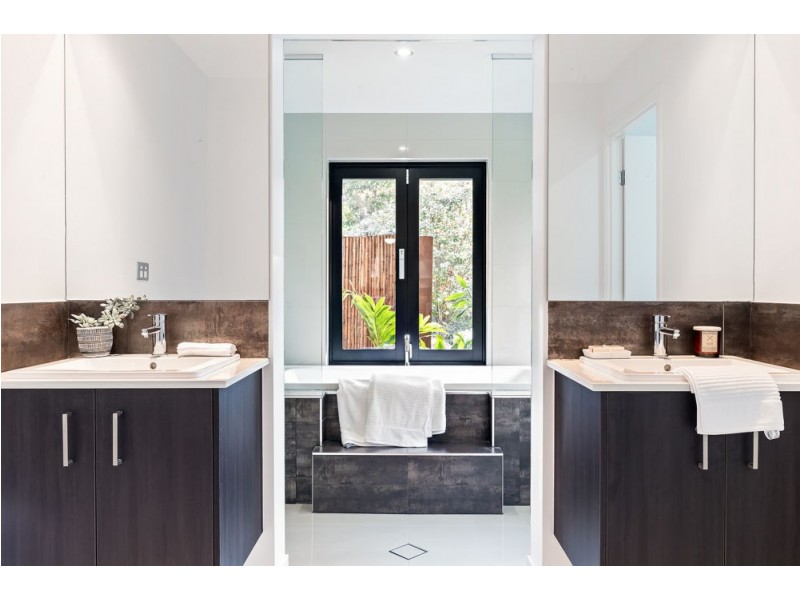 17 Monarch Place, Mons QLD 4556