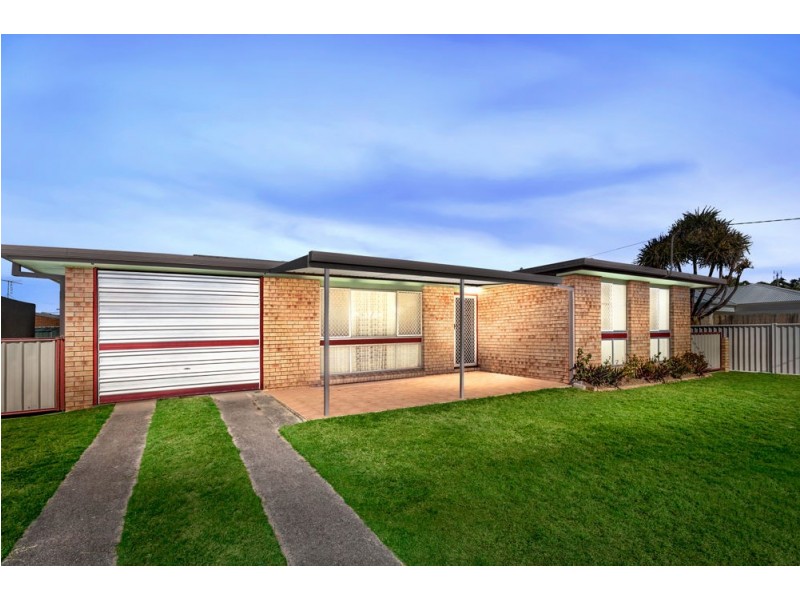 8 Currawan Street, Warana QLD 4575