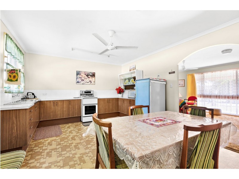 8 Currawan Street, Warana QLD 4575