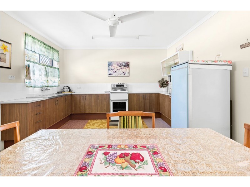 8 Currawan Street, Warana QLD 4575