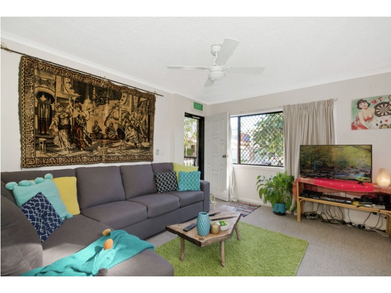 1-2/5 Tombarra Street, Mooloolaba QLD 4557