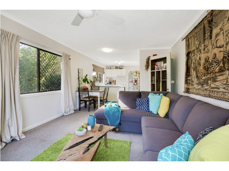 1-2/5 Tombarra Street, Mooloolaba QLD 4557