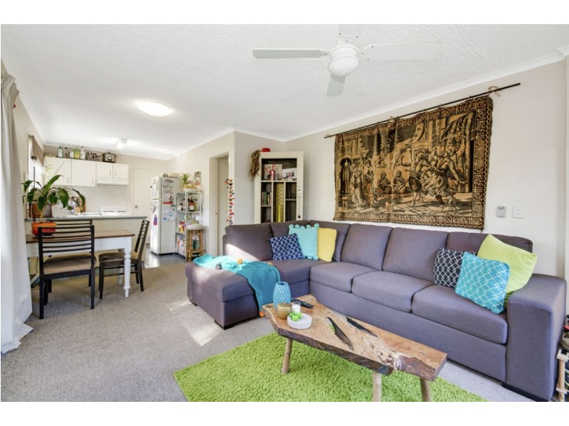 1-2/5 Tombarra Street, Mooloolaba QLD 4557
