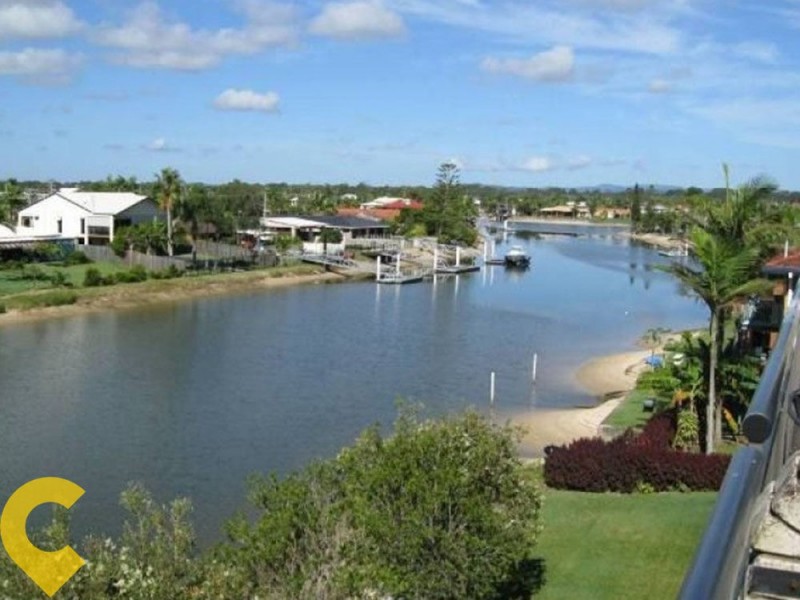 9/11 Barooga Crescent, Mooloolaba QLD 4557