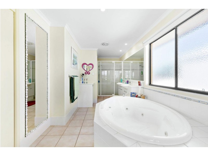 46 Sunbird Chase, Parrearra QLD 4575