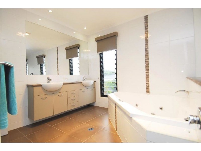 6 Kardinia Street, Minyama QLD 4575