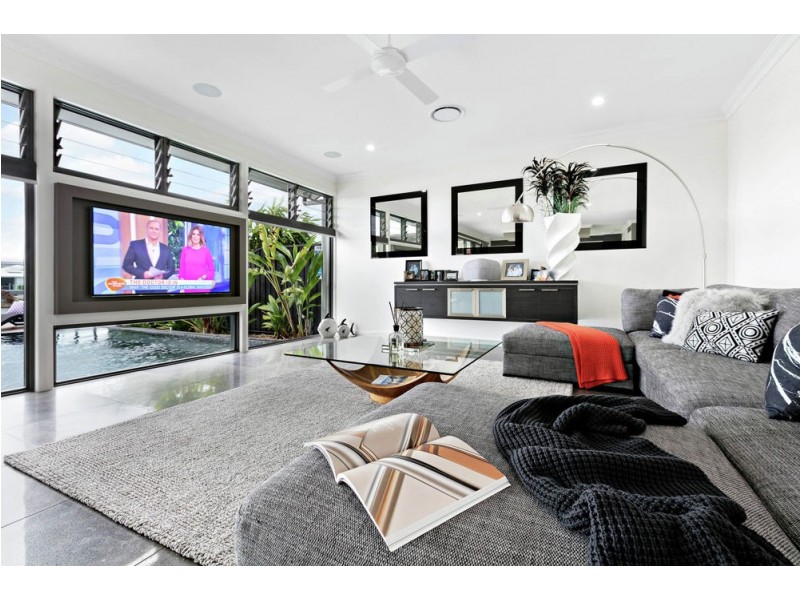 5 Bond Street, Pelican Waters QLD 4551