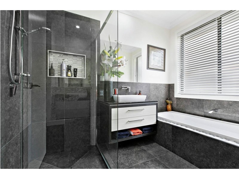 5 Bond Street, Pelican Waters QLD 4551