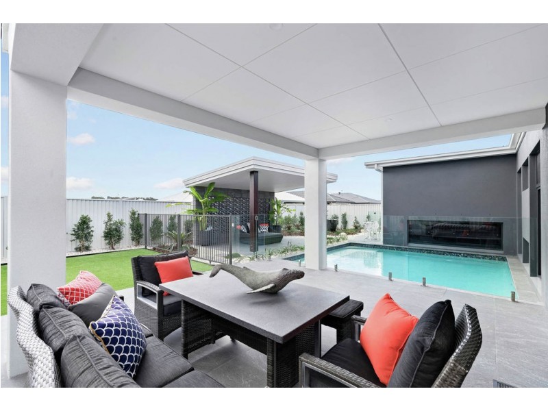 11 Sydney Avenue, Pelican Waters QLD 4551