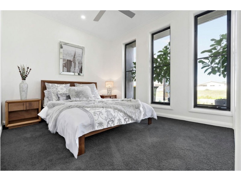 11 Sydney Avenue, Pelican Waters QLD 4551