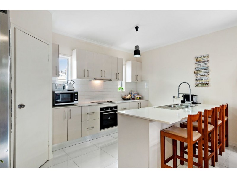 30 Kurrimine Crescent, Mountain Creek QLD 4557