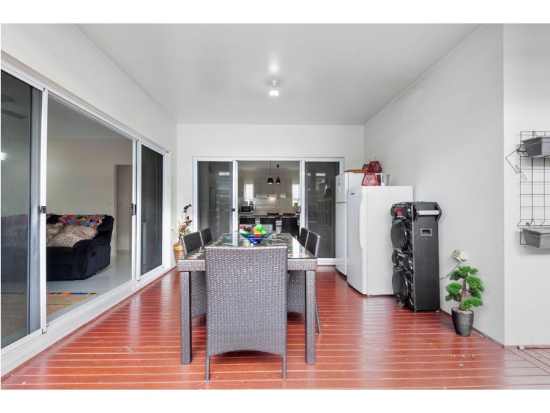 30 Kurrimine Crescent, Mountain Creek QLD 4557