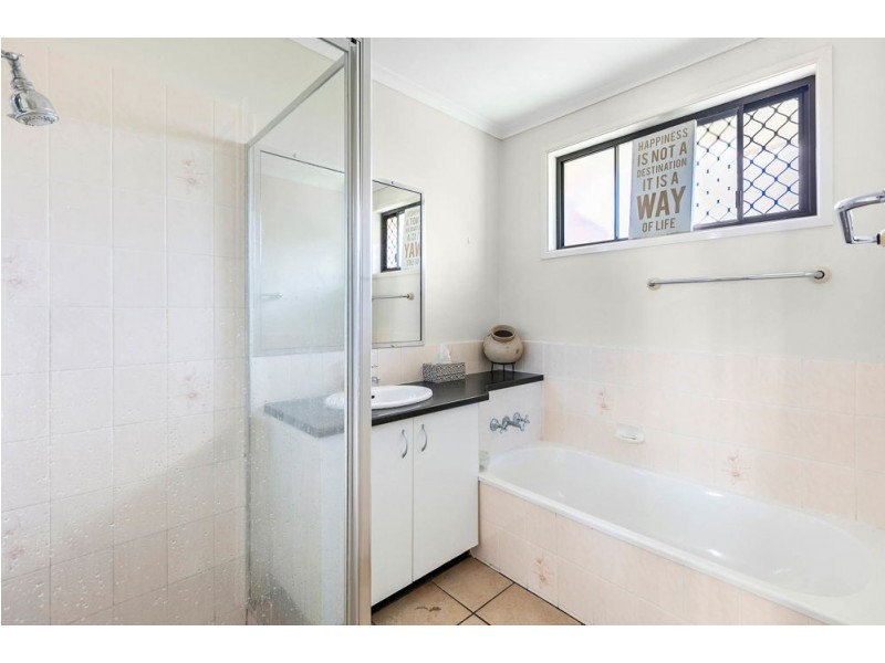 29 Spinnaker Boulevard, Wurtulla QLD 4575