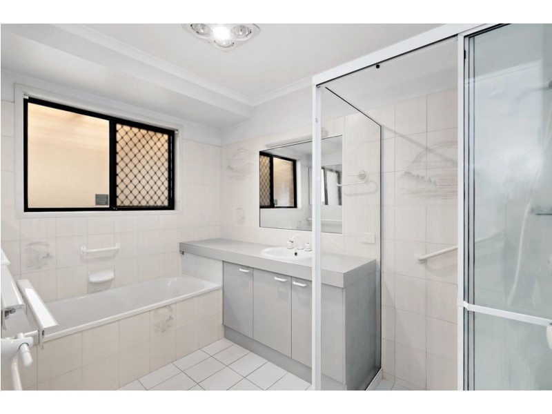 12 Kew Place, Minyama QLD 4575