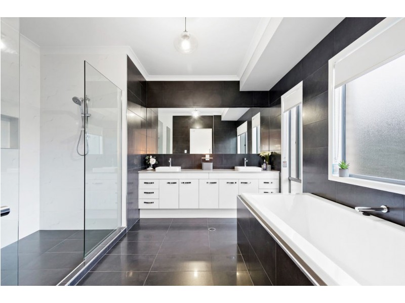 127-129 Ocean Vista Drive, Maroochy River QLD 4561