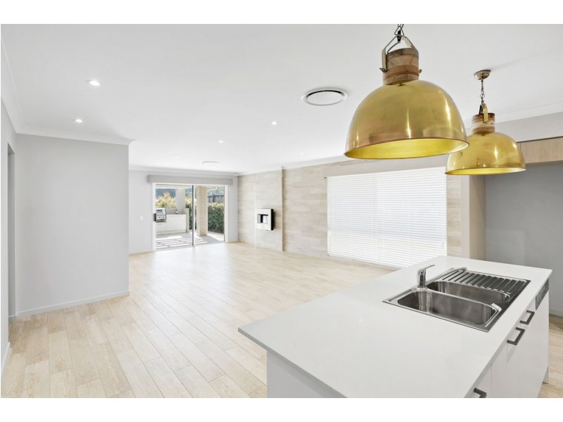 6 Agnes Place, Bli Bli QLD 4560