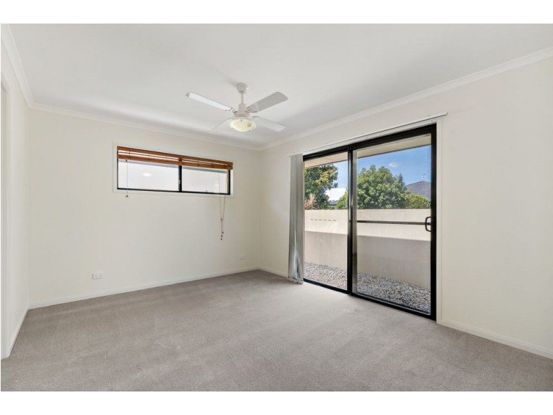 20 Maldives Place, Kawana Island QLD 4575