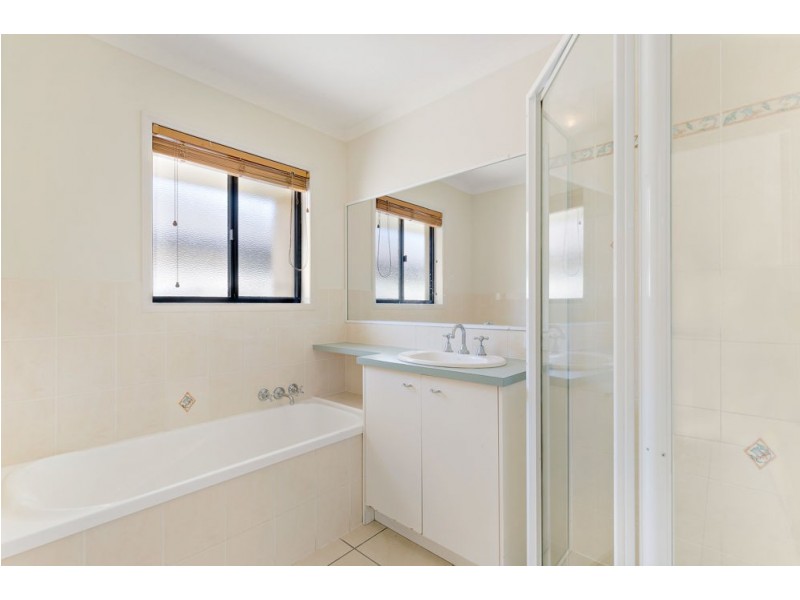 20 Maldives Place, Kawana Island QLD 4575