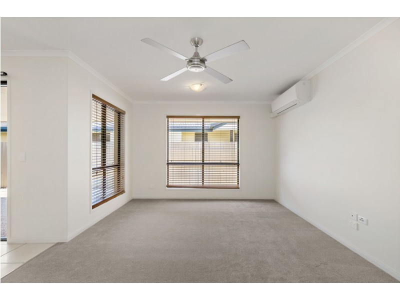 20 Maldives Place, Kawana Island QLD 4575