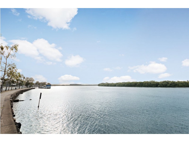 223 Bradman Avenue, Maroochydore QLD 4558