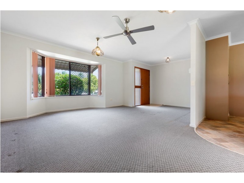 4 Kew Place, Minyama QLD 4575