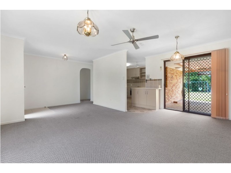 4 Kew Place, Minyama QLD 4575