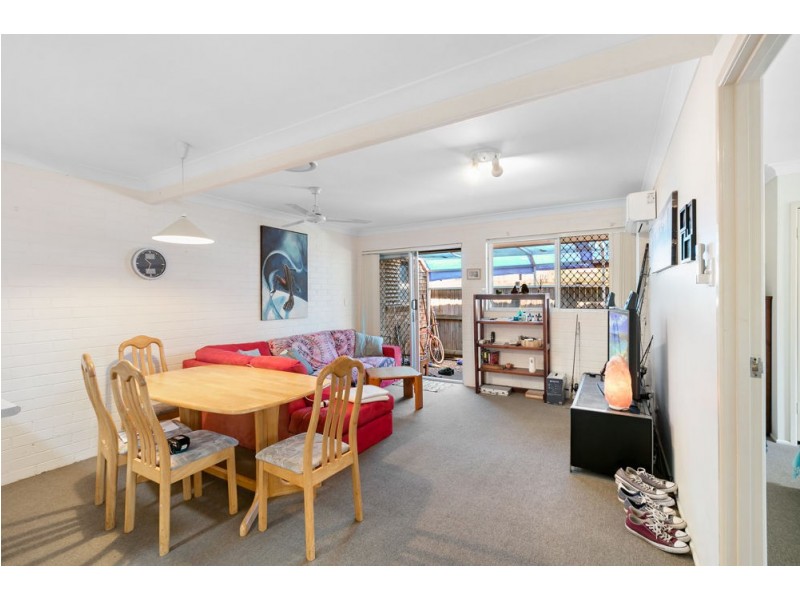 2/10 Goonawarra Drive, Mooloolaba QLD 4557