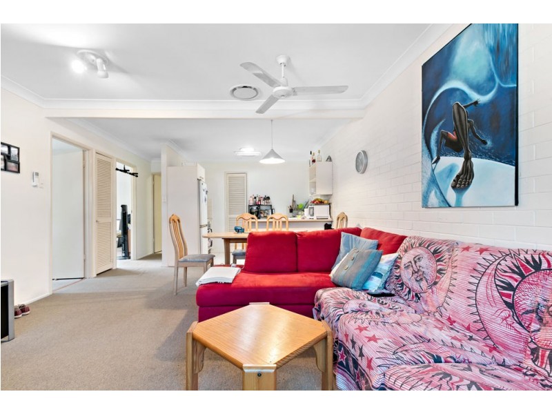 2/10 Goonawarra Drive, Mooloolaba QLD 4557