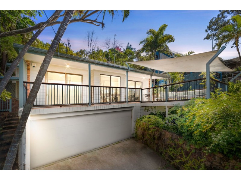 35 Yakola Parade, Alexandra Headland QLD 4572