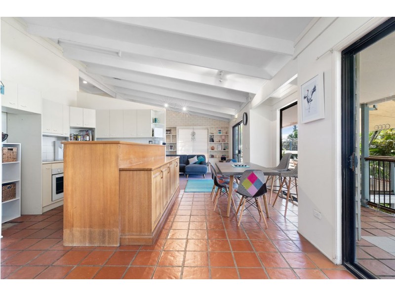 35 Yakola Parade, Alexandra Headland QLD 4572