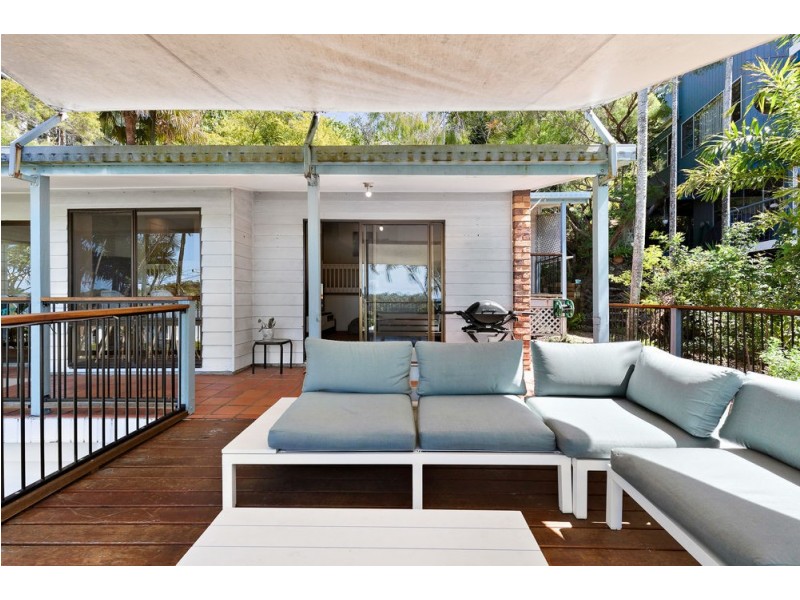 35 Yakola Parade, Alexandra Headland QLD 4572