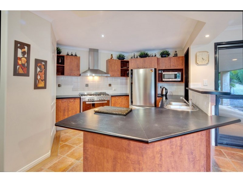 22 Sundown Close, Tanawha QLD 4556