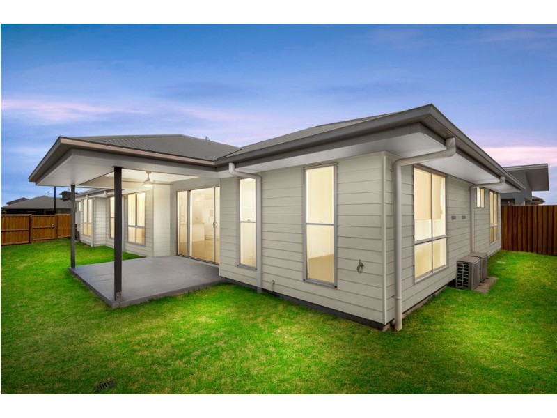 19 Zephyr Street, Palmview QLD 4553